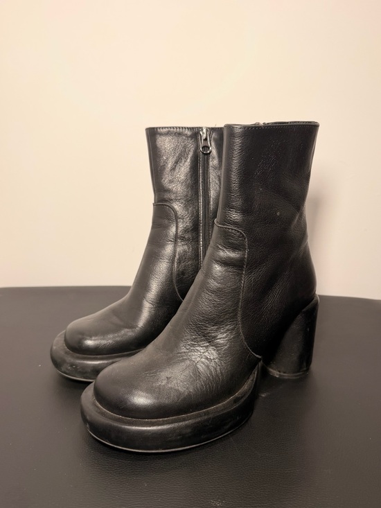 L'INTERVALLE Shoes - L’intrevalle Brody Black Leather Platform Ankle Boots